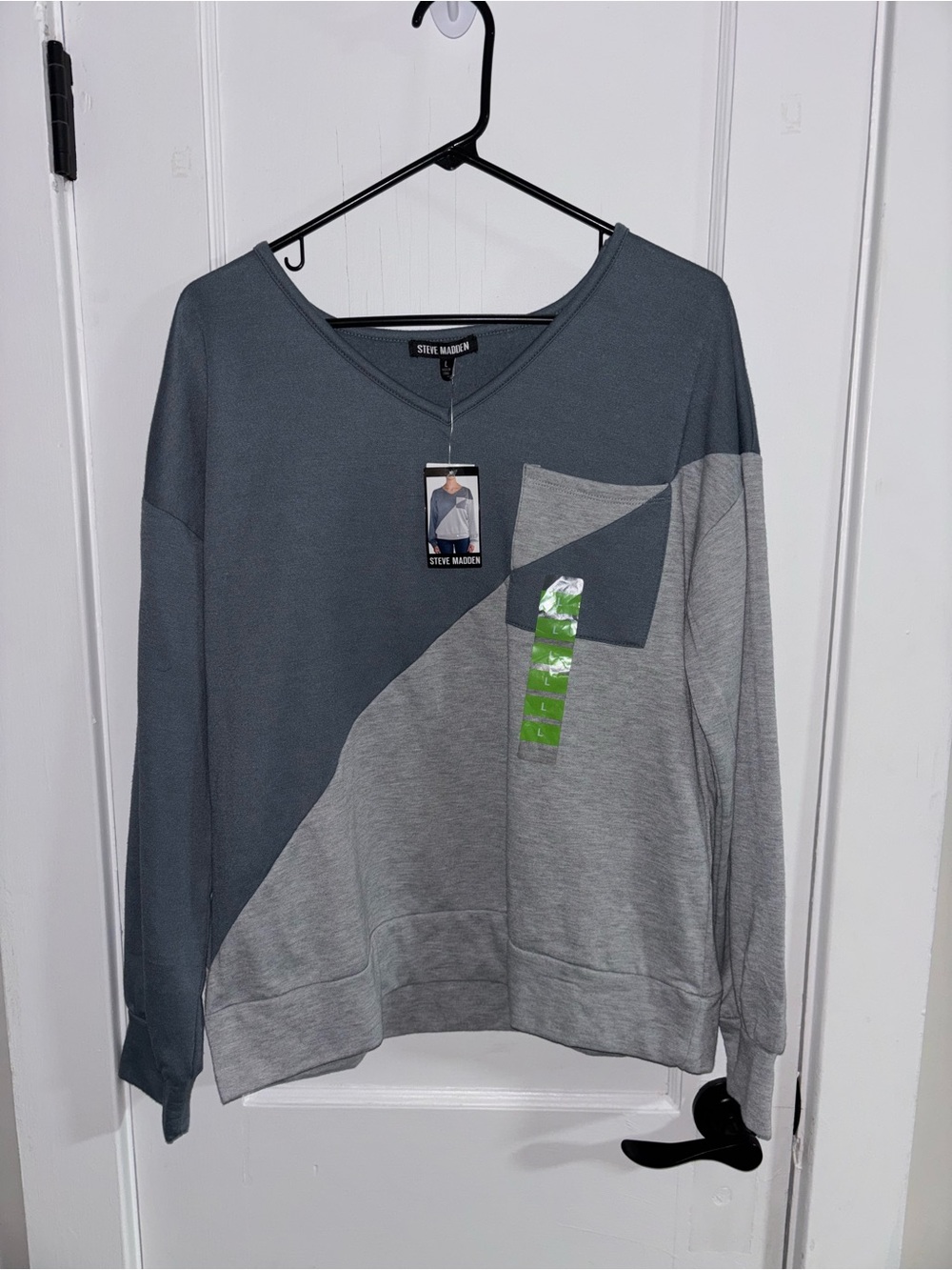 Steve Madden Women’s Two-Tone Gray Pullover Sweater